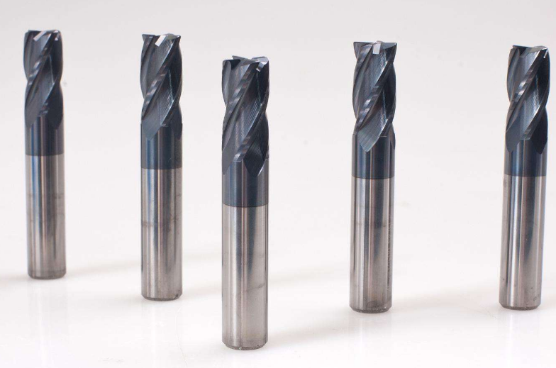 ¼Ó¹¤ÖÐÐĵ¶¾ß